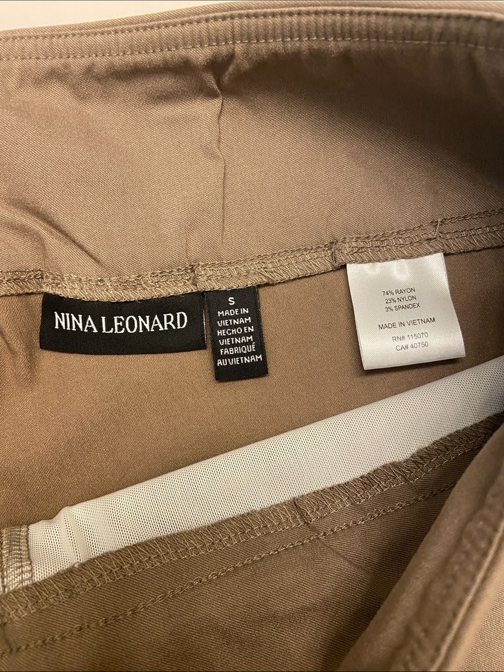 Nina Leonard Pull On Stretch Crop Pant Scalloped Hem Tan Small Casual New - Picture 8 of 10